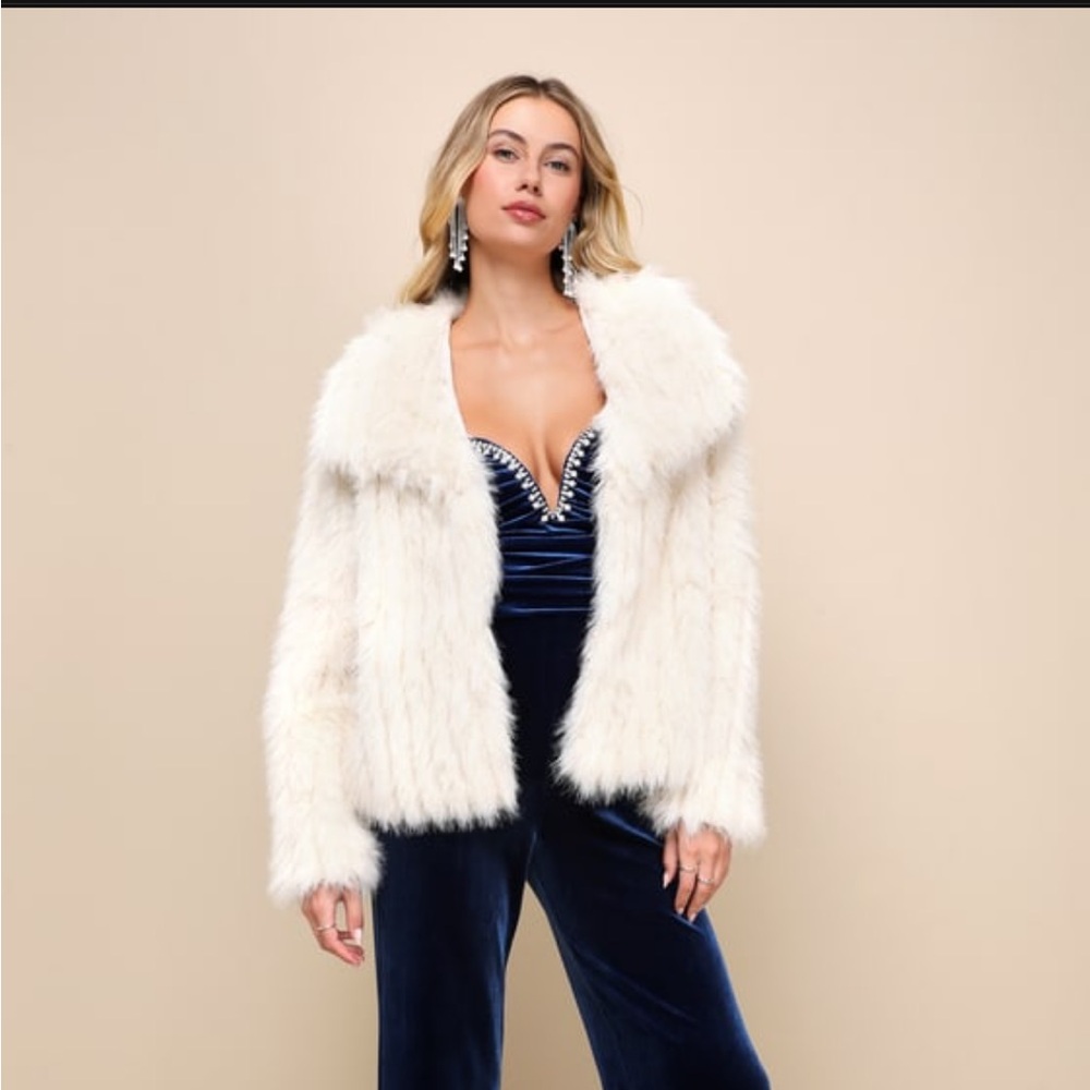 Lulus Luxe Ivory Faux Fur Collared Coat Size Medium